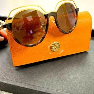 BRAND NEW TORY BURCH SUNGLASSES